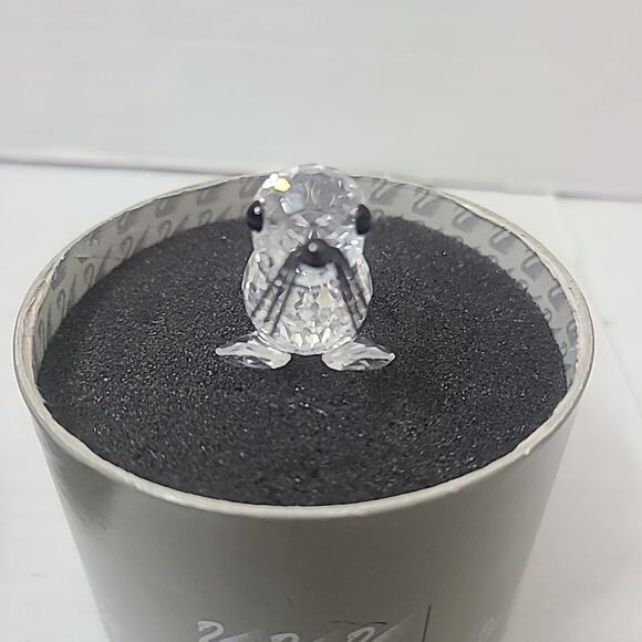 Swarovski Crystal Seal "Flipper" Figurine #7663NR46 with Box And Certificate - Picture 4 of 7